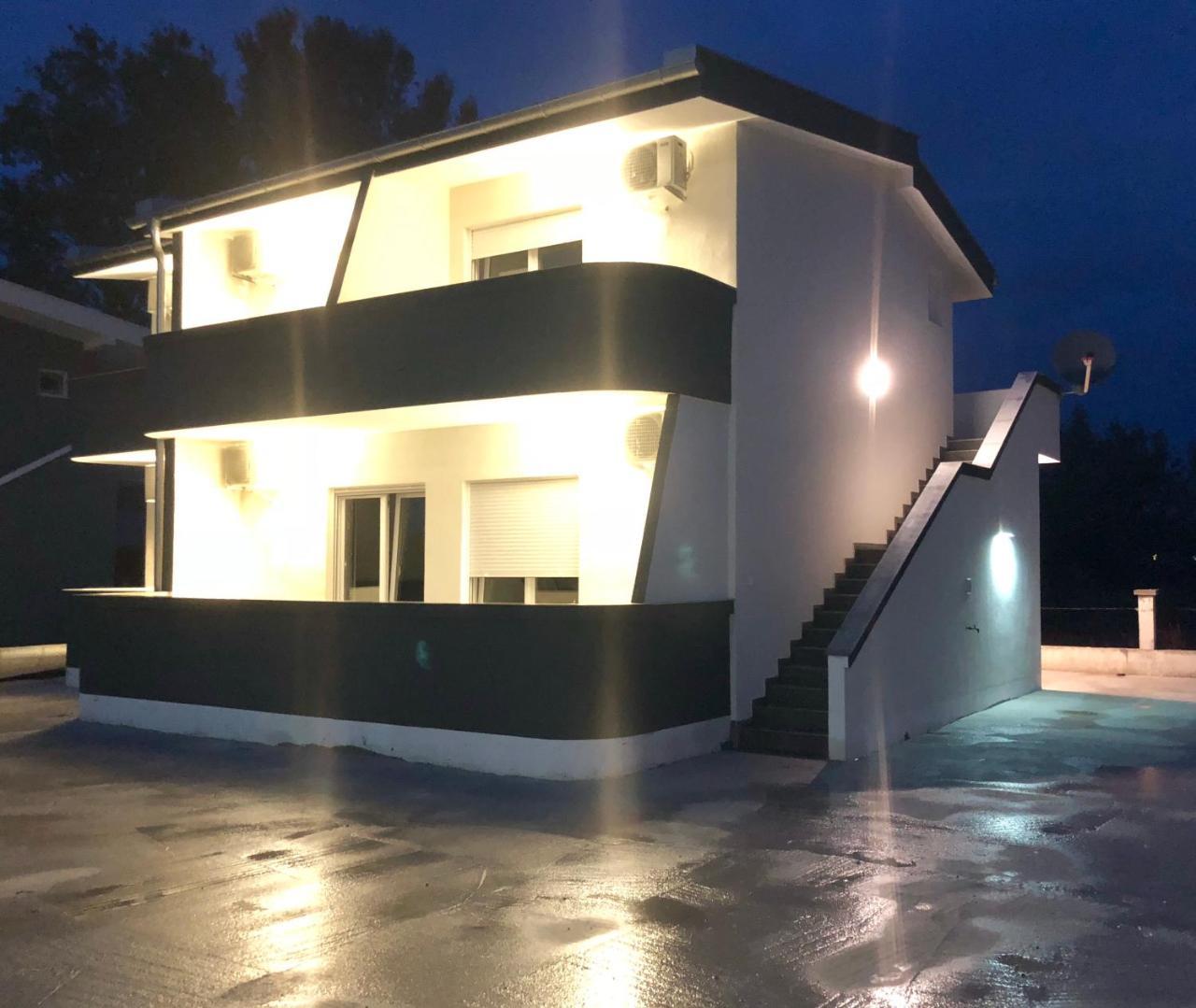 Lanika Apartments Ulcinj Esterno foto